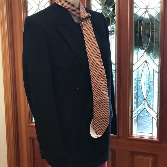 GIFTABLE🎁DOLCE & GABBENA SILK CREVAT (TIE) NEW IN BOX WITH TAGS RETAIL $700. - Picture 8 of 16